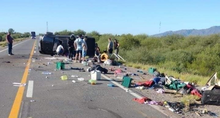 Vuelco en Ruta 38 deja cuatro personas heridas