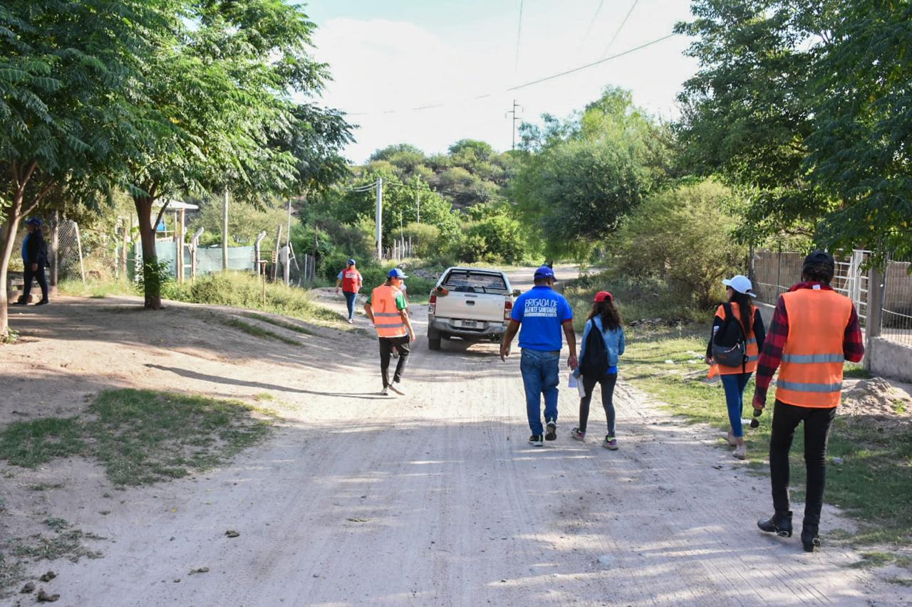 Continúan las tareas de prevención del dengue en los barrios Islas Malvinas y Autódromo Norte.