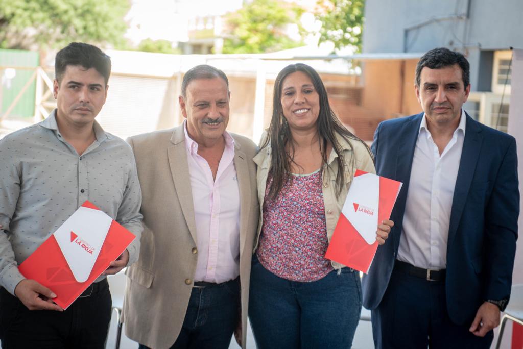 El gobierno provincial entregó 538 nuevos cargos docentes por desdoblamiento para el nivel secundario