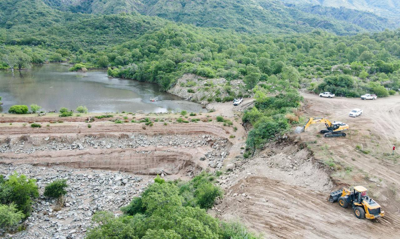 Tras el temporal en Chamical. El gobierno provincial superó los 5 mil metros de limpieza en el río Tirante
