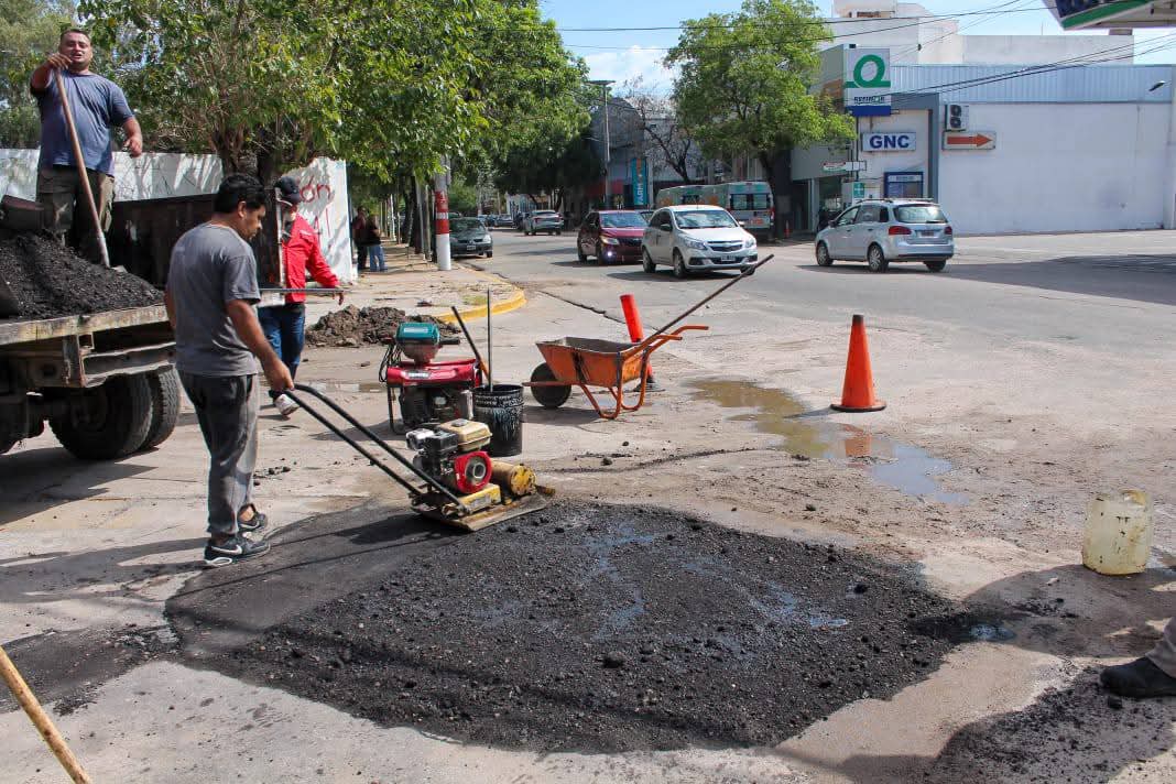 El operativo de bacheo por la Ciudad no se detiene.