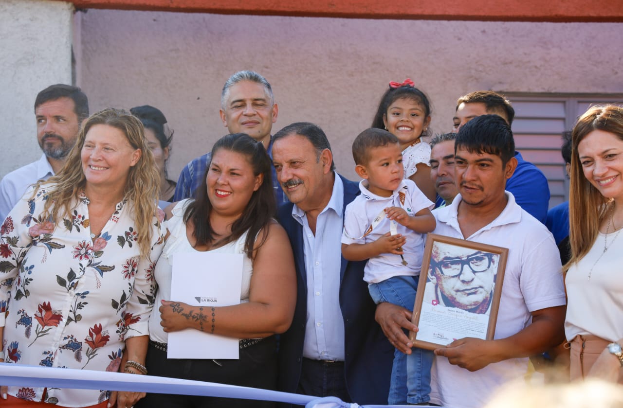 Plan Angelelli. El gobernador Ricardo Quintela sigue trabajando para que más familias riojanas tengan su hogar 