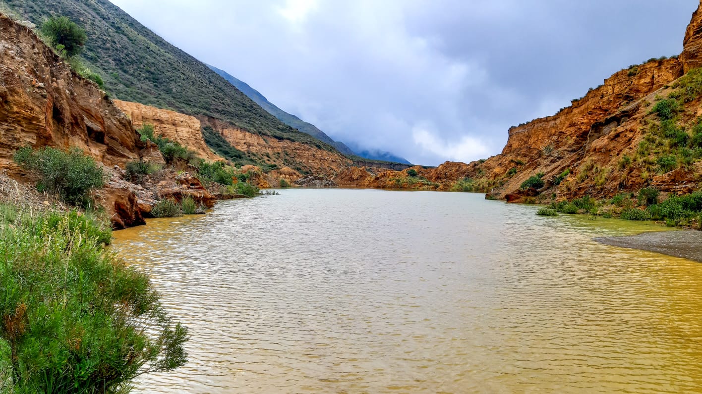 El gobierno provincial evalúa construir un sistema de filtración en la quebrada del ocre, para mejorar el riego en la producción de Famatina