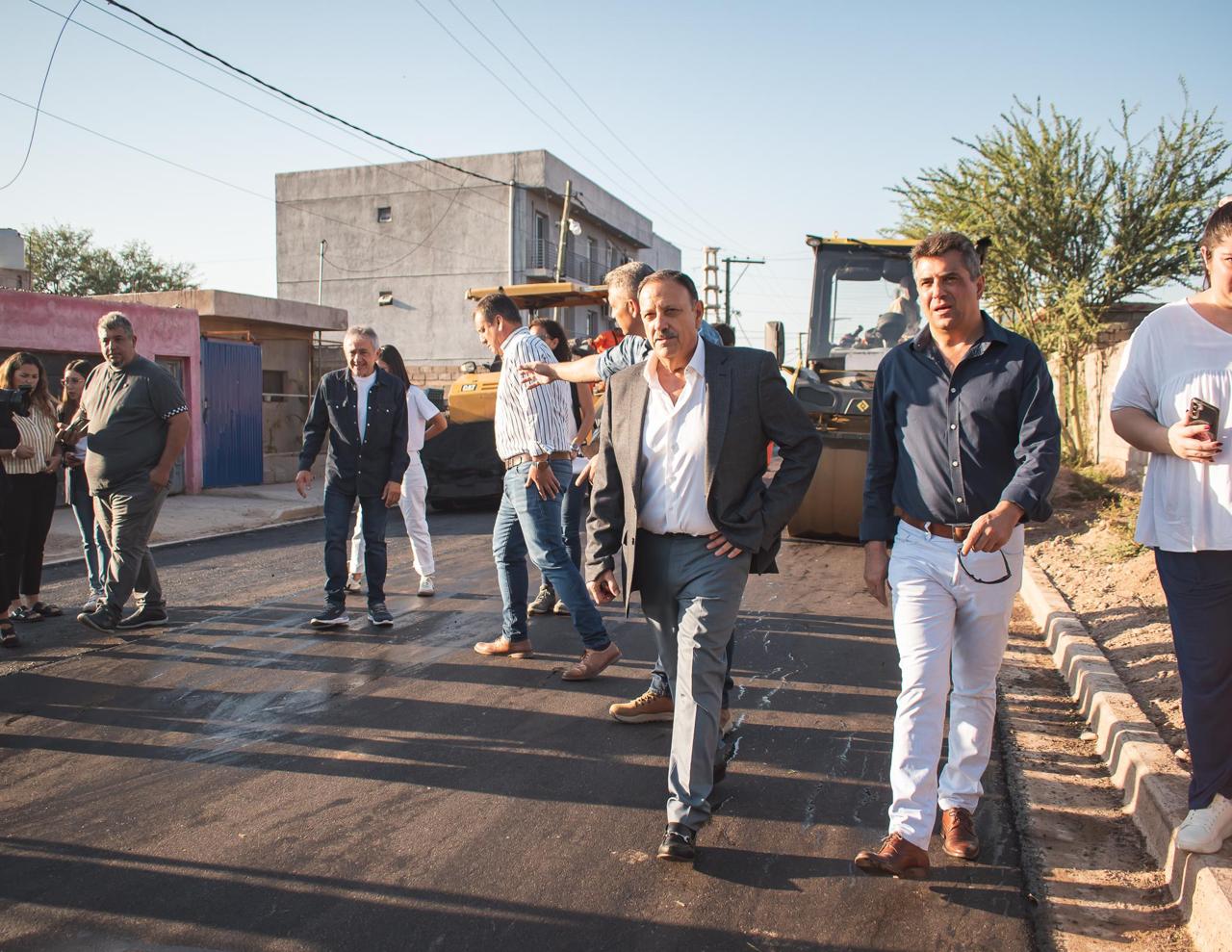 Continúan las obras de asfaltado en los alrededores al Hospital de la Madre y el Niño.