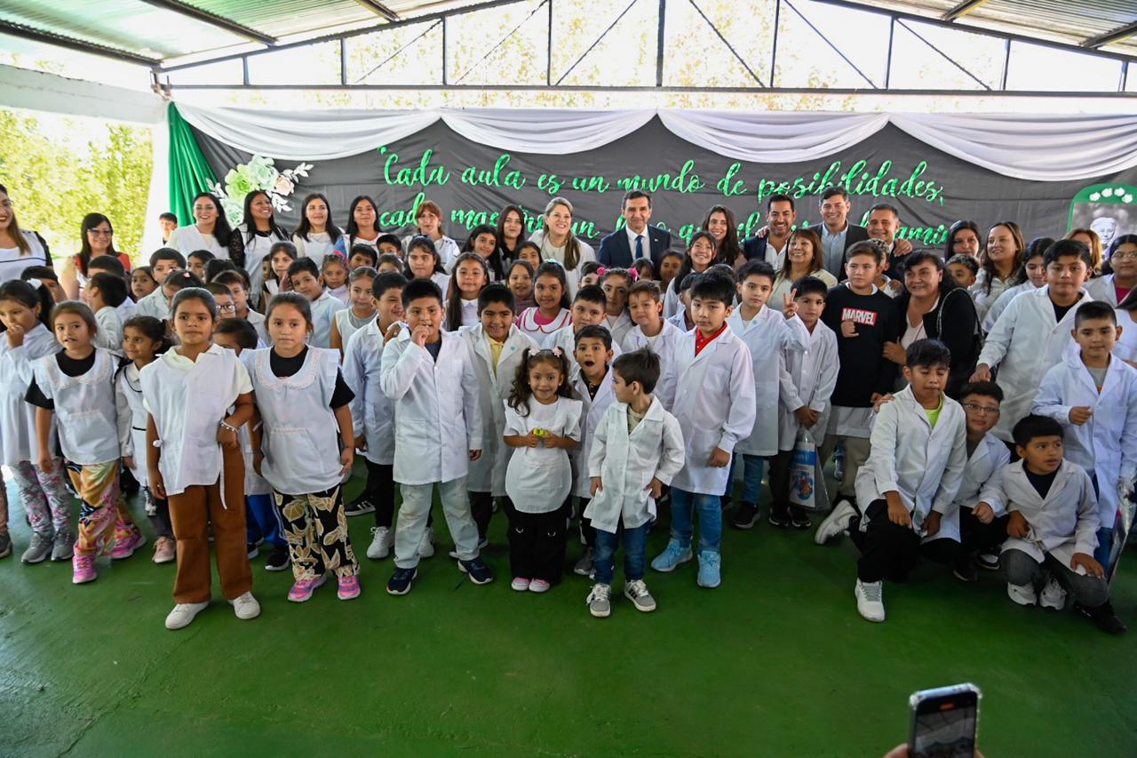 Apertura del ciclo lectivo 2025. Más de 120 mil estudiantes volvieron a clases en la provincia.