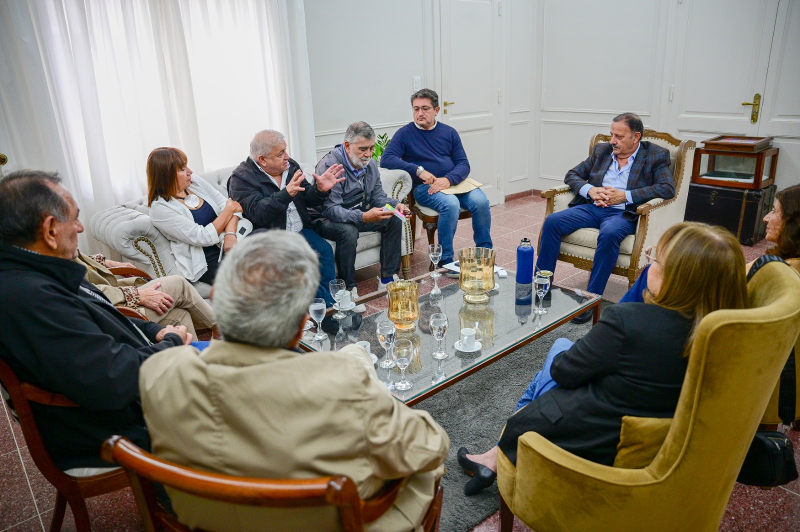 Quintela se reunió con miembros de la Asociación de Ex-presos Políticos previo a las actividades para conmemorar el 24M