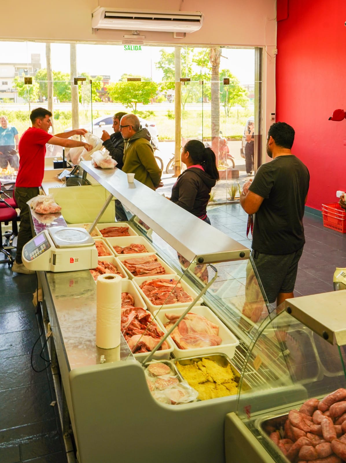 Cerdo de los Llanos inauguró su nuevo local y sigue dando repuesta a las demandas de la comunidad.