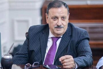 Internaron por precaución al Gobernador Ricardo Quintela.