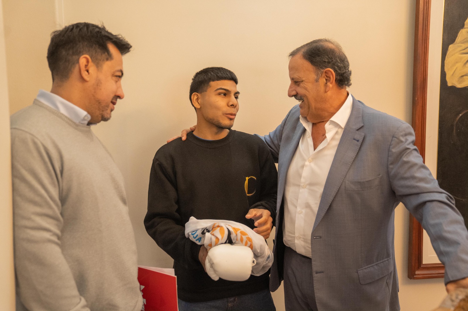 Quintela recibió al campeón sudamericano de Boxeo Agustín “Chiquitín” Contreras.