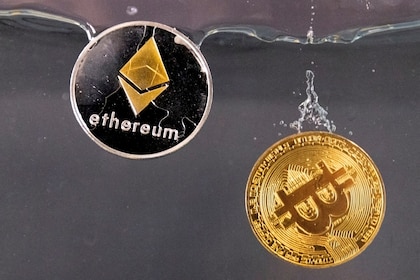 Fuerte caída de Bitcoin y Ether, las dos criptomonedas más importantes, ante la posibilidad de un nuevo “lunes negro”