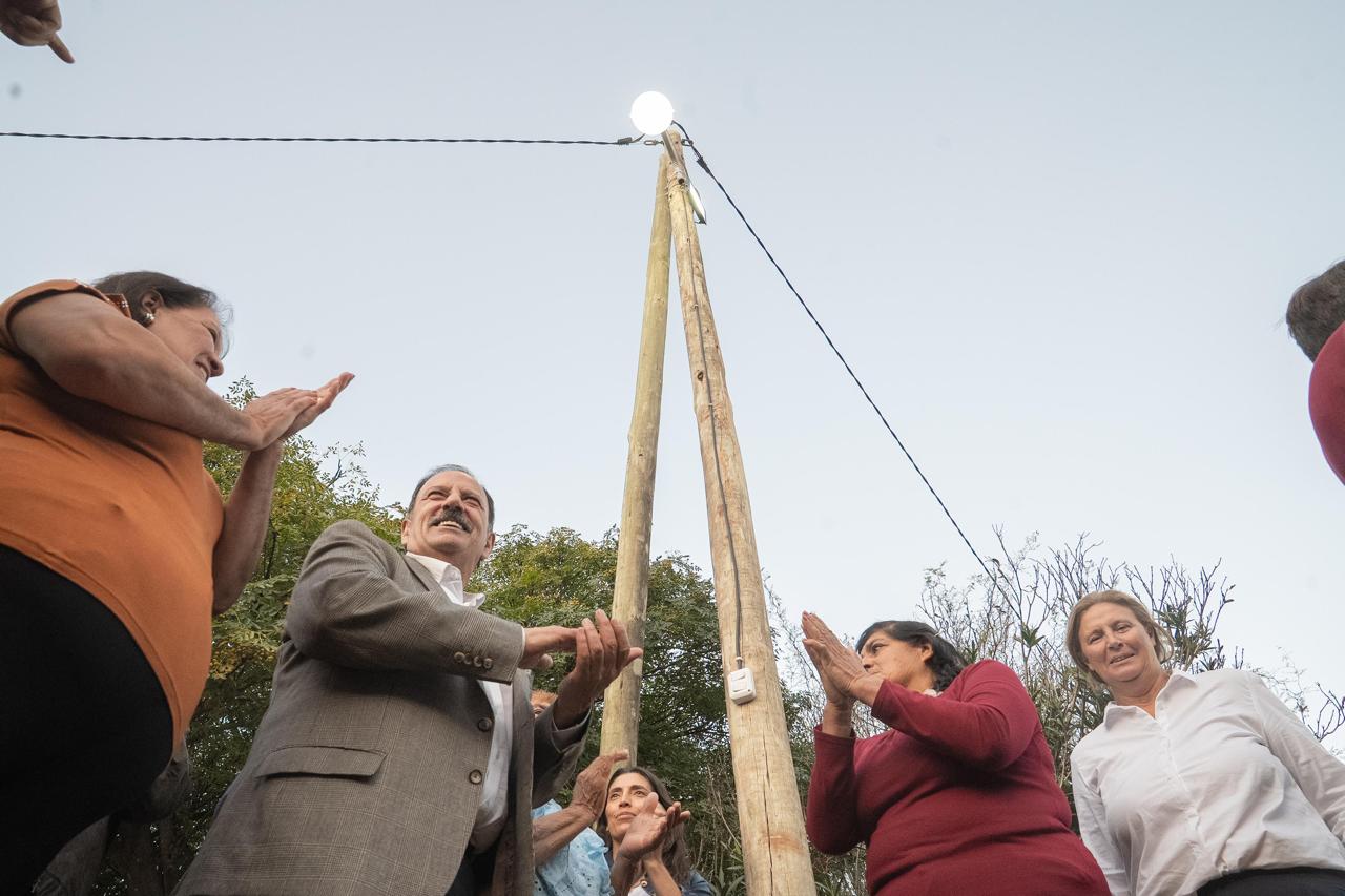 Departamento General Ocampo. Luz para Los Noriega: Quintela inauguró obra de electrificación rural.