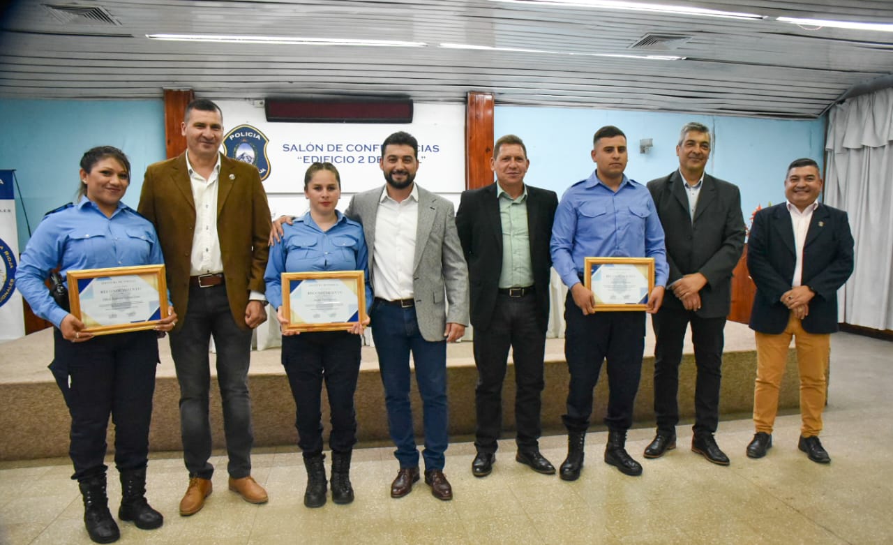 Se otorgaron reconocimientos a efectivos de la Policia de la Provincia.