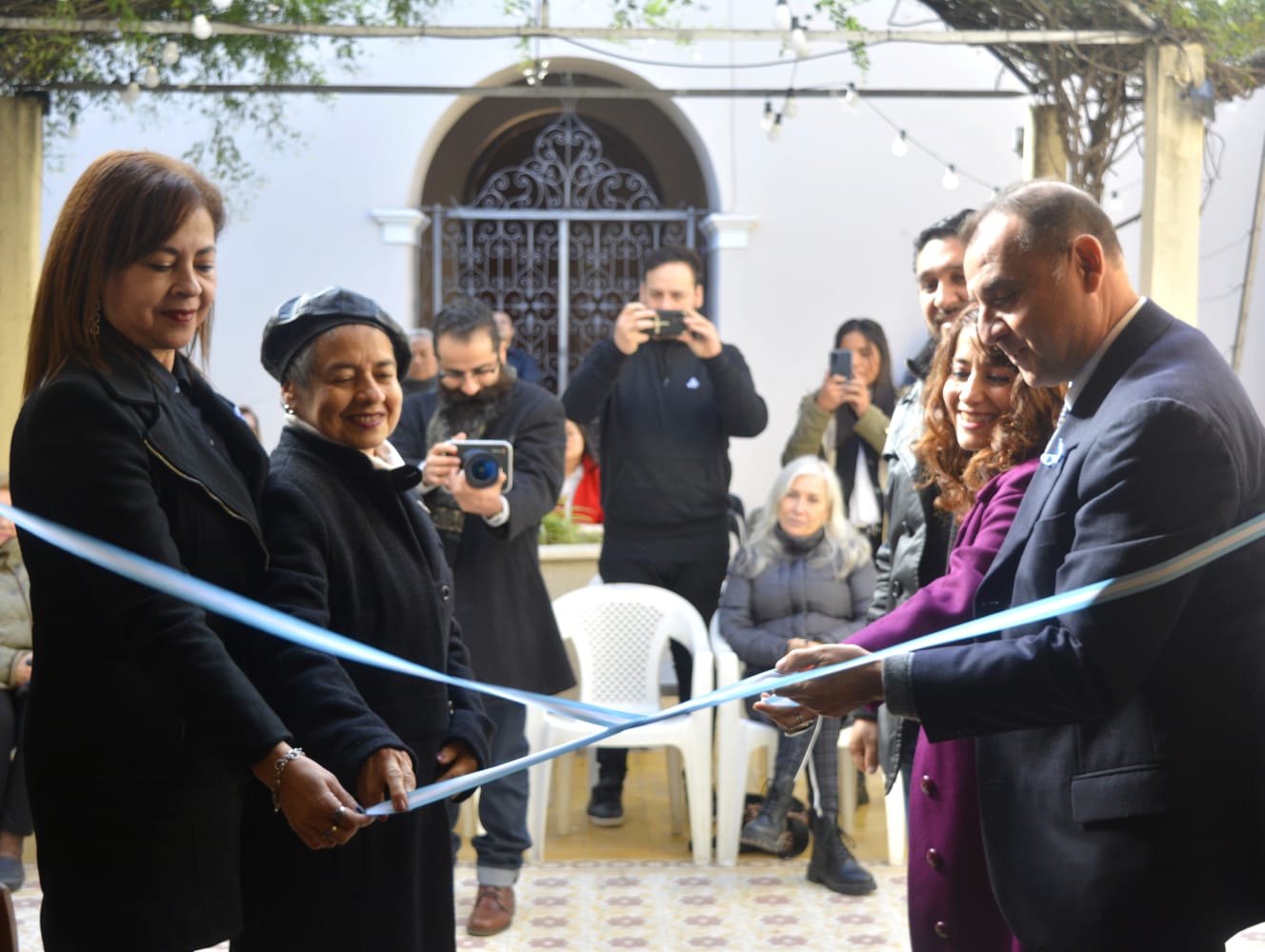 Invitan a visitar la muestra “Un maestro, una escuela”