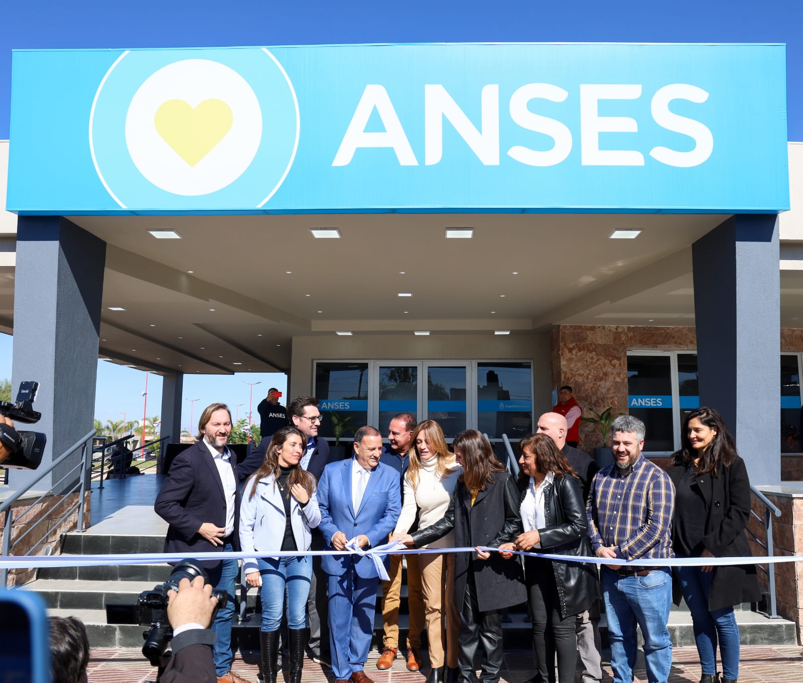 El gobernador inauguró nueva oficina de ANSeS en el Parque de la Familia