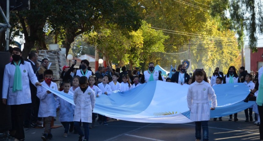 Promesa de lealtad a la bandera en el Parque de la Familia