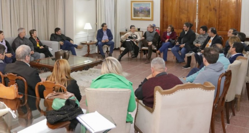 Docentes: Los gremios se reúnen con el equipo de Hacienda el martes