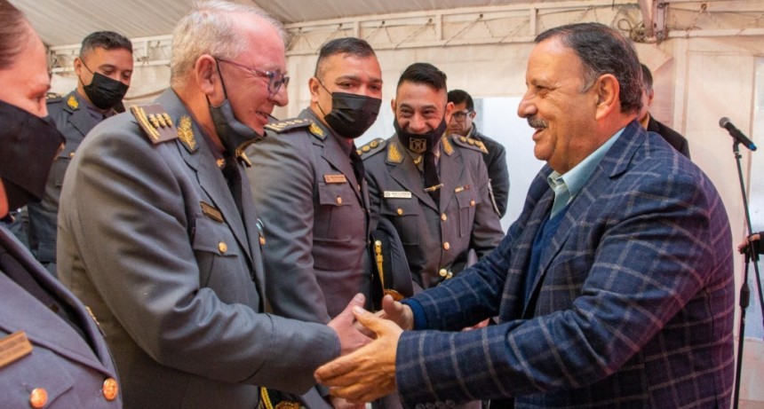 El gobernador Ricardo Quintela anunció una importante mejora salarial para las fuerzas de seguridad 