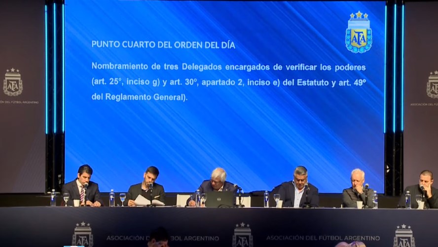 La AFA eliminó uno de los descensos de la Liga Profesional tras votar en asamblea extraordinaria