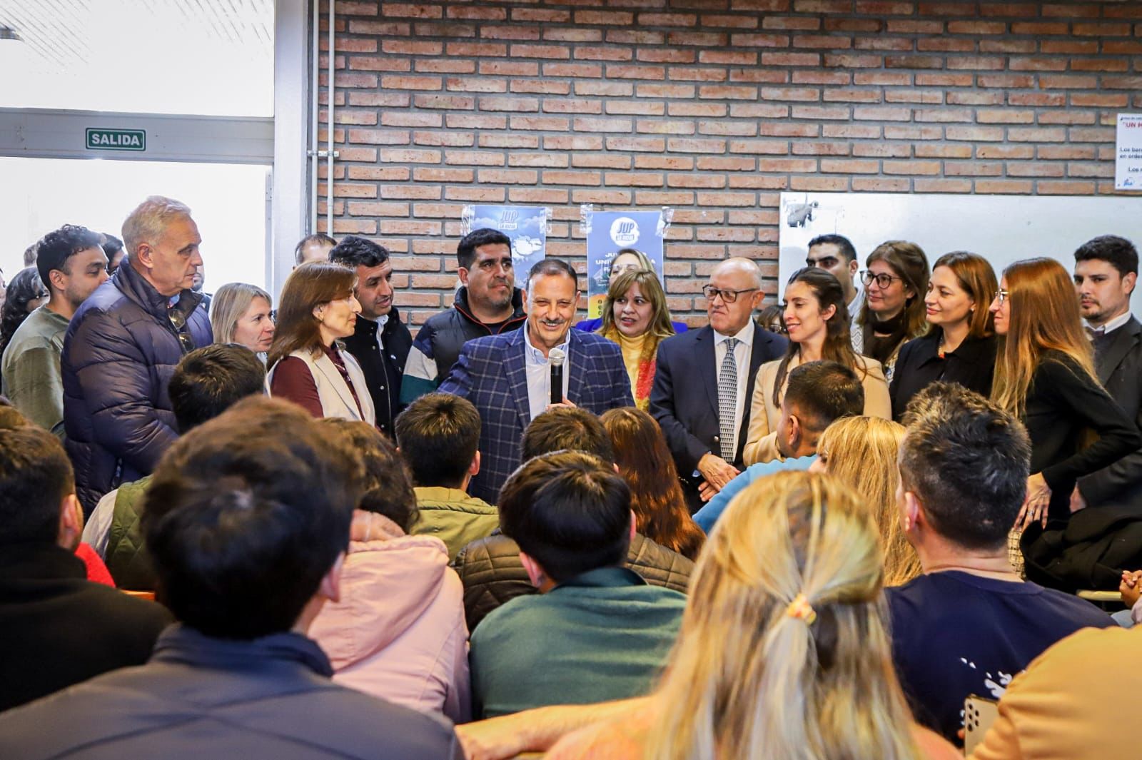 El gobernador Ricardo Quintela visitó la Unlar donde ratificó su compromiso con la educación pública