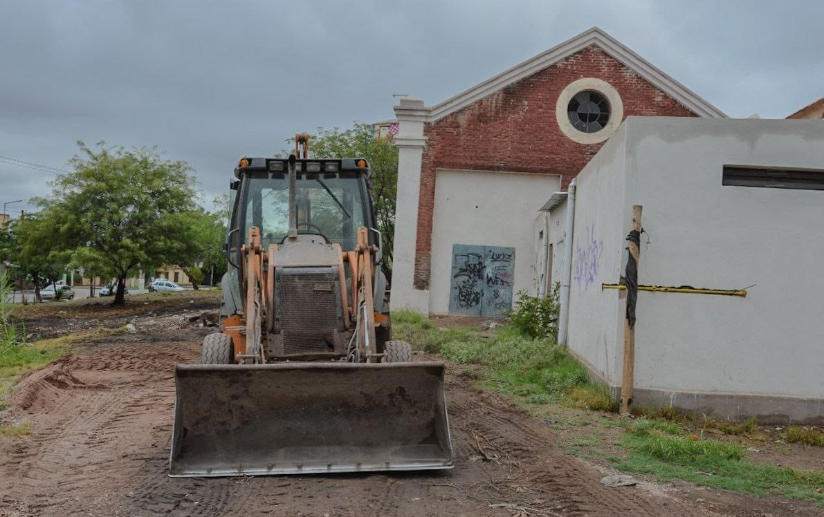 El Municipio avanza con la renovación del predio de la ”Vieja Estación”.