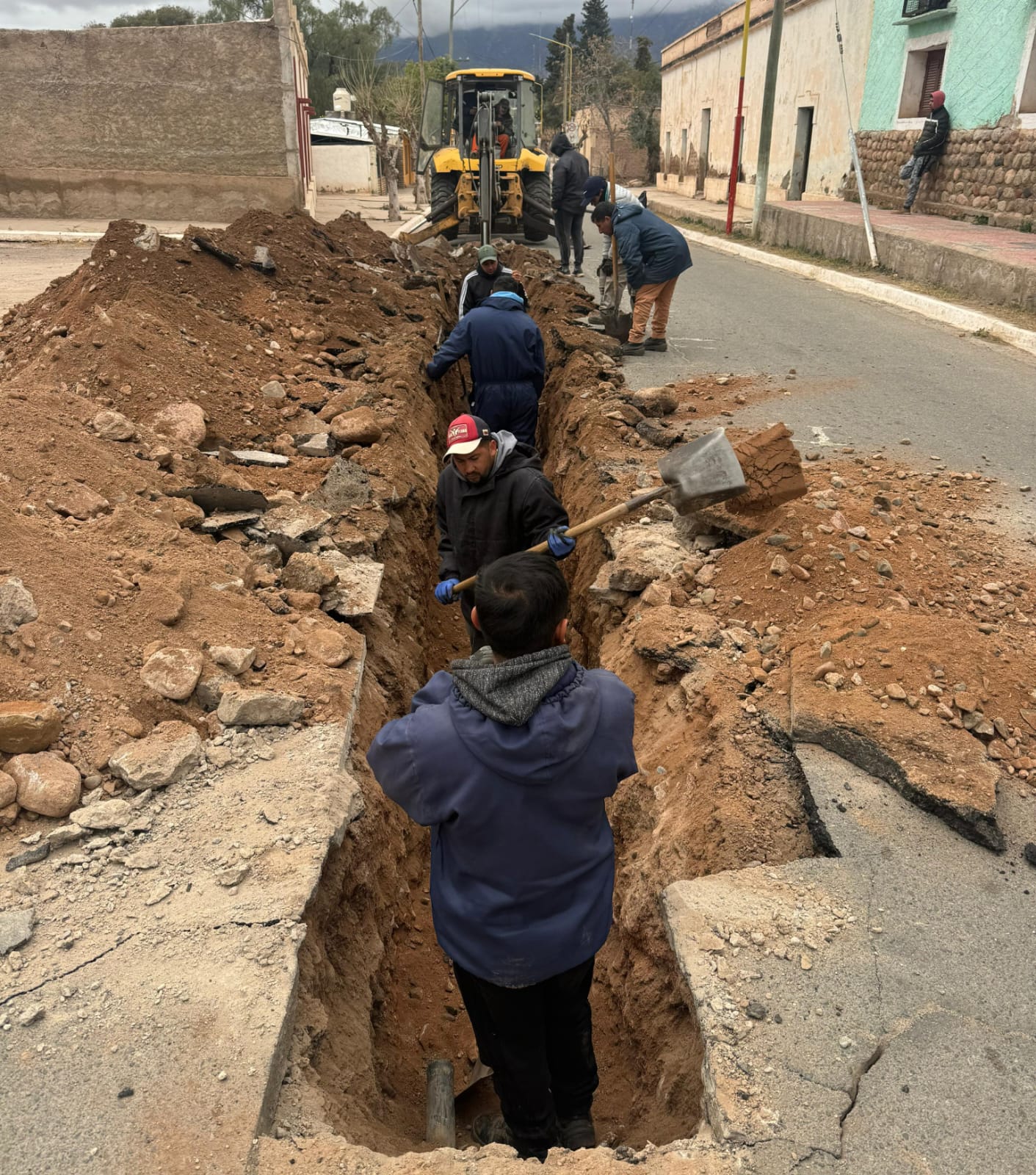 El gobierno provincial comenzó la renovación del cañerías en Sañogasta.