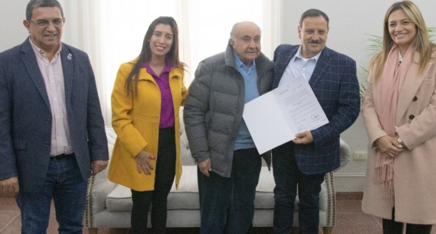 El gobernador declaró “Huésped de Honor” al cardiólogo Luis “Matatín” De la Fuente 