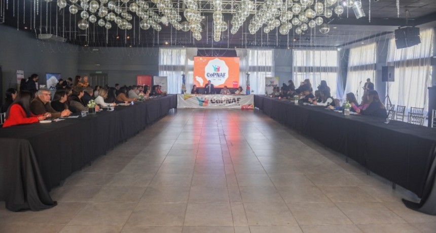 El gobernador participó de la primera reunión presencial del Consejo Provincial de Niñez, Adolescencia y Familia