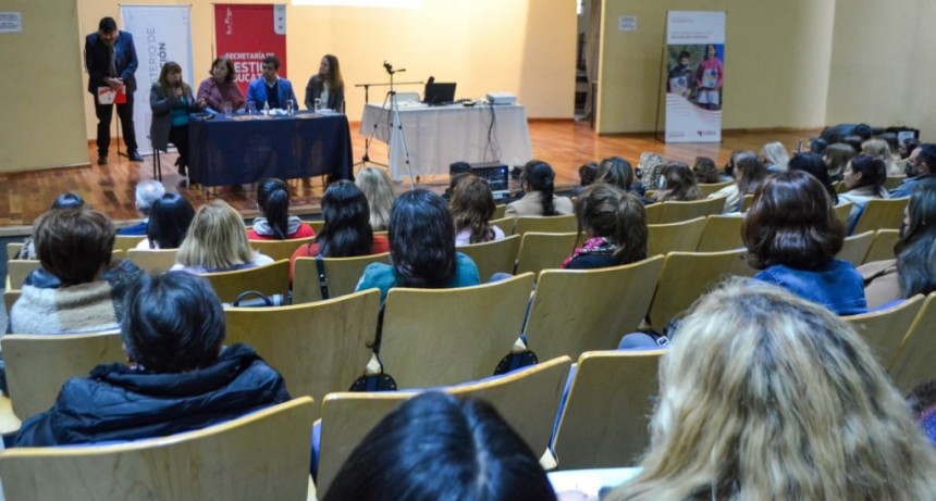 Educación firmó convenio para fortalecer la enseñanza y la  alfabetización 
