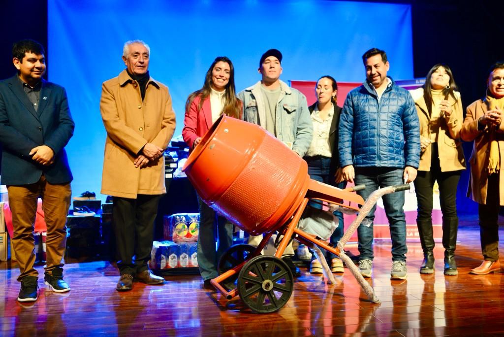 El gobierno provincial mediante la vicegobernadora Florencia López entregó beneficios a los operarios de Arauco Tex