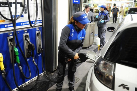Economía Dejará de informar la suba de combustibles al iniciar el mes.