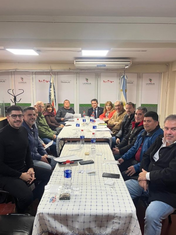 Productores vitivin&iacute;colas advirtieron sobre el impacto de la situaci&oacute;n nacional y analizaron alternativas con el Gobierno provincial 