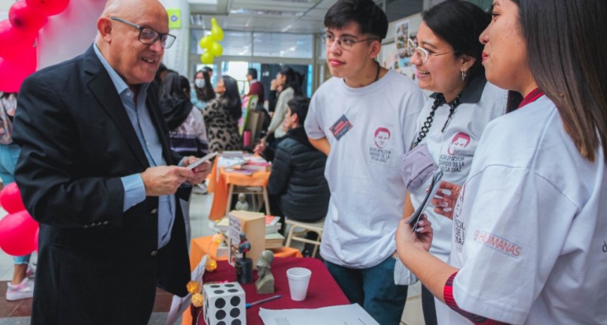 Comenzó con éxito la Expo Carreras en la UNLaR