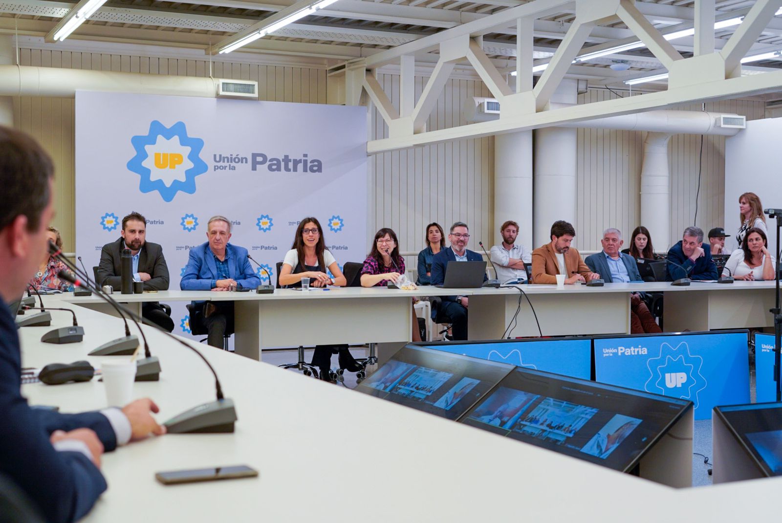 La Rioja presente en encuentro de economistas y ministros de Economía y Producción de las provincias en sede de Unión por la Patria