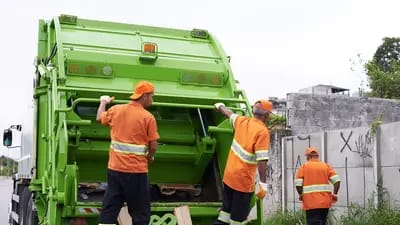 Las politicas de Milei. Cada vez más gente se lleva basura y la recolección bajó en 5 mil kilos.
