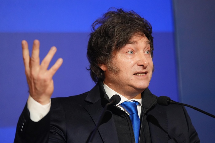 La imagen de Milei cae por debajo de la de Kicillof y CFK. La primera encuesta tras el escándalo por las coimas en Discapacidad