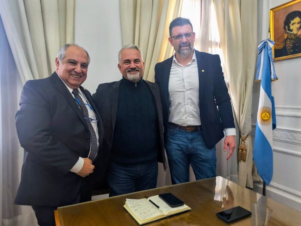 El Consejo Profesional de Ciencias Econ&oacute;micas fortalece el di&aacute;logo institucional con el Ministerio de Hacienda 