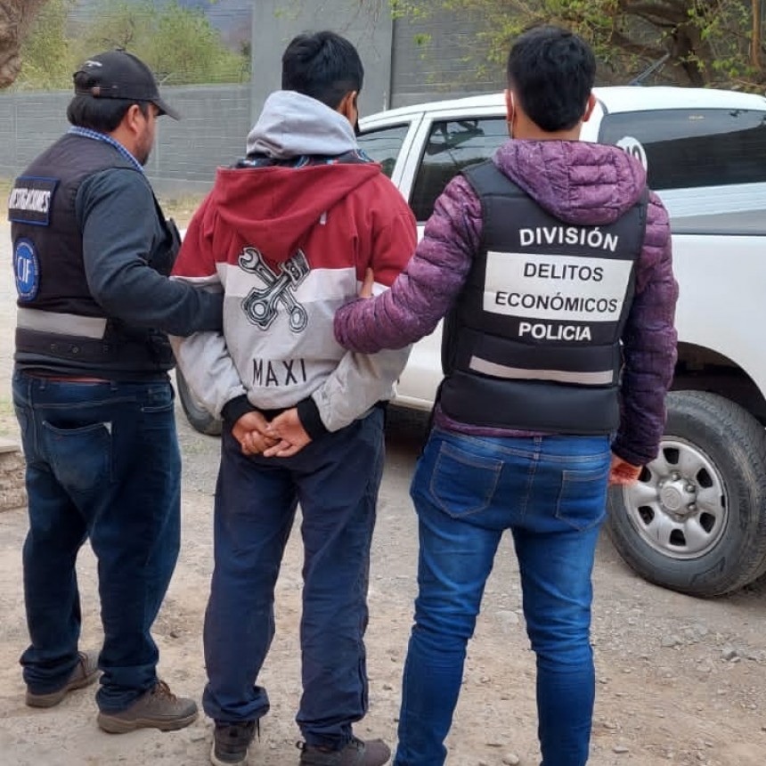 La Policía de la Provincia detuvo en la ciudad de Salta a 6 personas vinculadas a una serie de estafas ocurridas en nuestra ciudad.