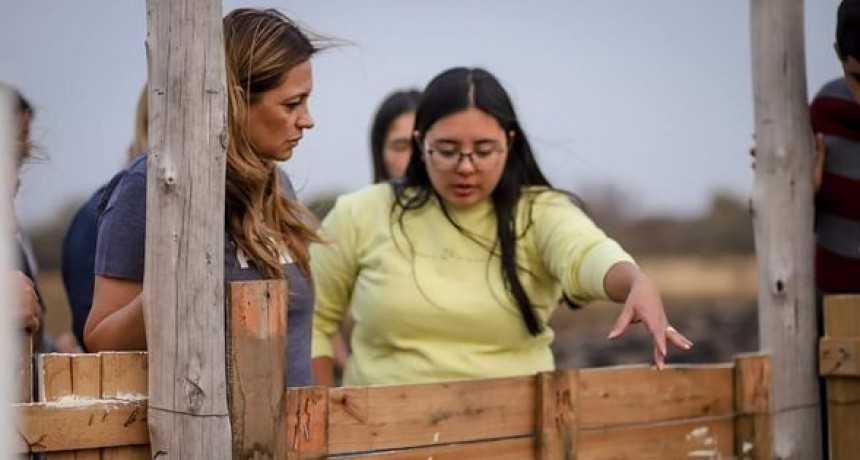 Teresita Madera acompañó a Emprendedores jóvenes que producen cuidando el ambiente 