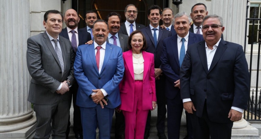 Quintela debatió ante organismos estadounidenses sobre la importancia y la necesidad de la diversidad productiva de la región
