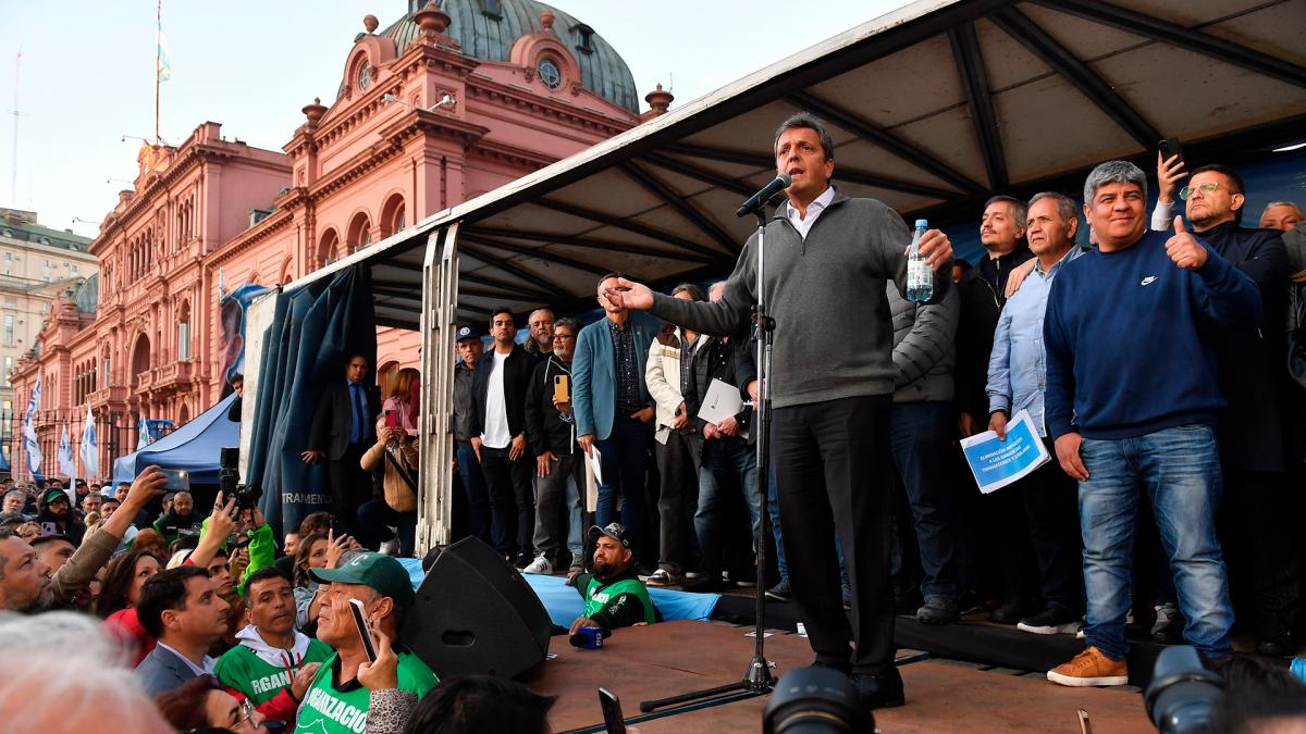 Massa anunció un programa de devolución de IVA sobre artículos de la Canasta Básica