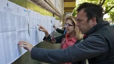 Vota la provincia de Buenos Aires, una elección decisiva con mucho en juego. 