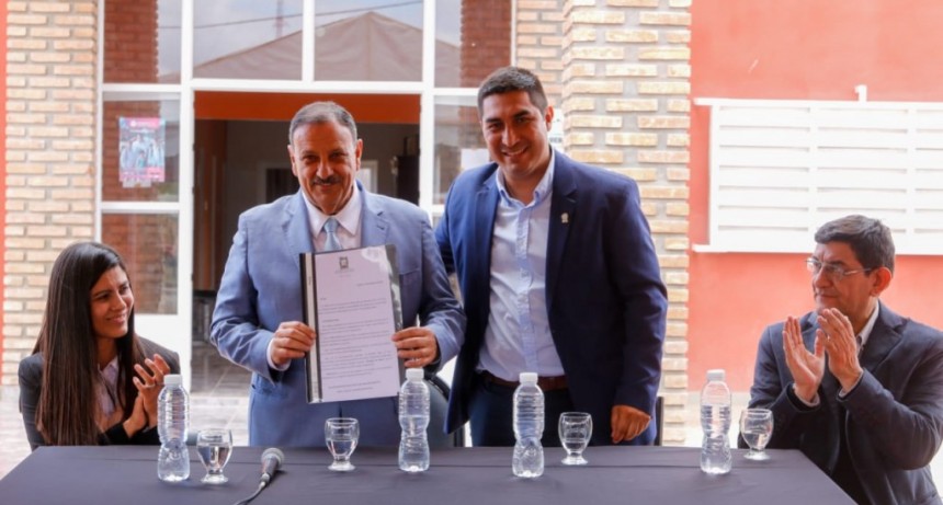 Quintela prometió llevar diez kilómetros de energía a Chañar, continuar la obra de hostería en Tama y mejorar la Ermita de Angelelli
