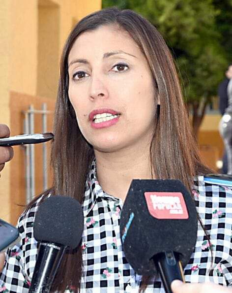 Florencia López: “A toda la familia Menem les avergüenza que Martín siga a Milei”.