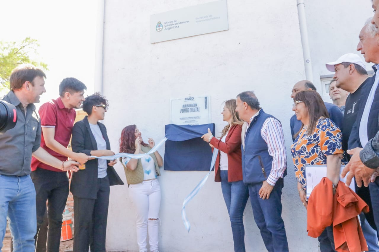 Quintela en la inauguración del nuevo Punto Digital: “Los jóvenes son los que producen las transformaciones, son los que revolucionan los pueblos y los que tienen fuerza”