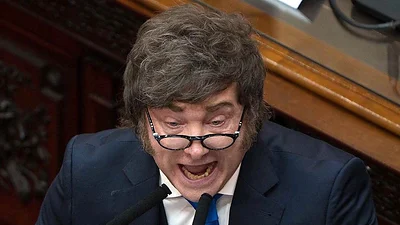 Duro golpe para Milei: la nueva encuesta que lo ubica como uno de los presidentes con m&aacute;s imagen negativa de la regi&oacute;n 