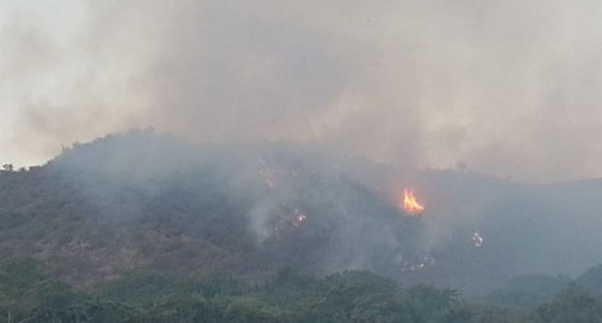 Situación actual del incendio en la sierra de Luján en Olta. 