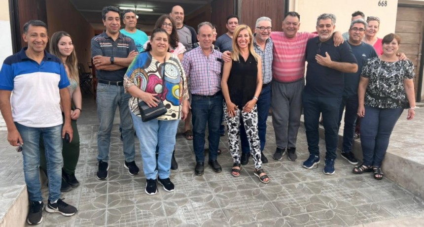 Galeano llego al Barrio 25 de Mayo Norte y sigue el recorrido en Capital 