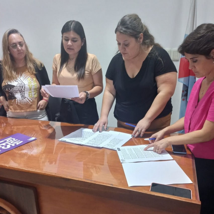La Secretaría de la Mujer y el Consejo de Abogados firmaron un convenio de colaboración