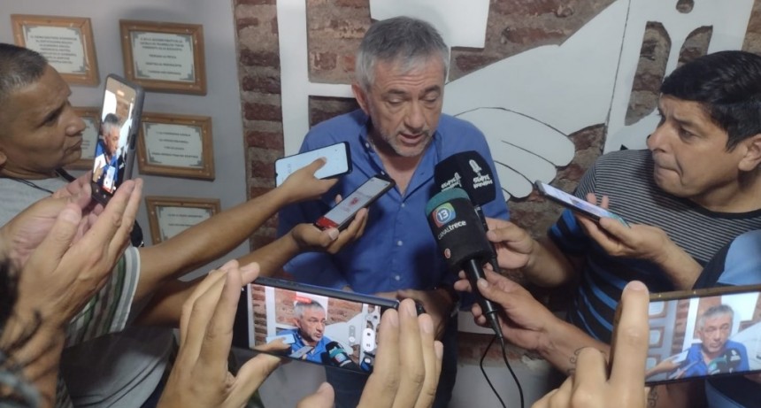Armando Molina.